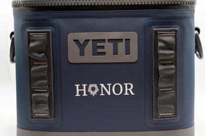 YETI Hopper Flip 8 Soft Cooler – Navy